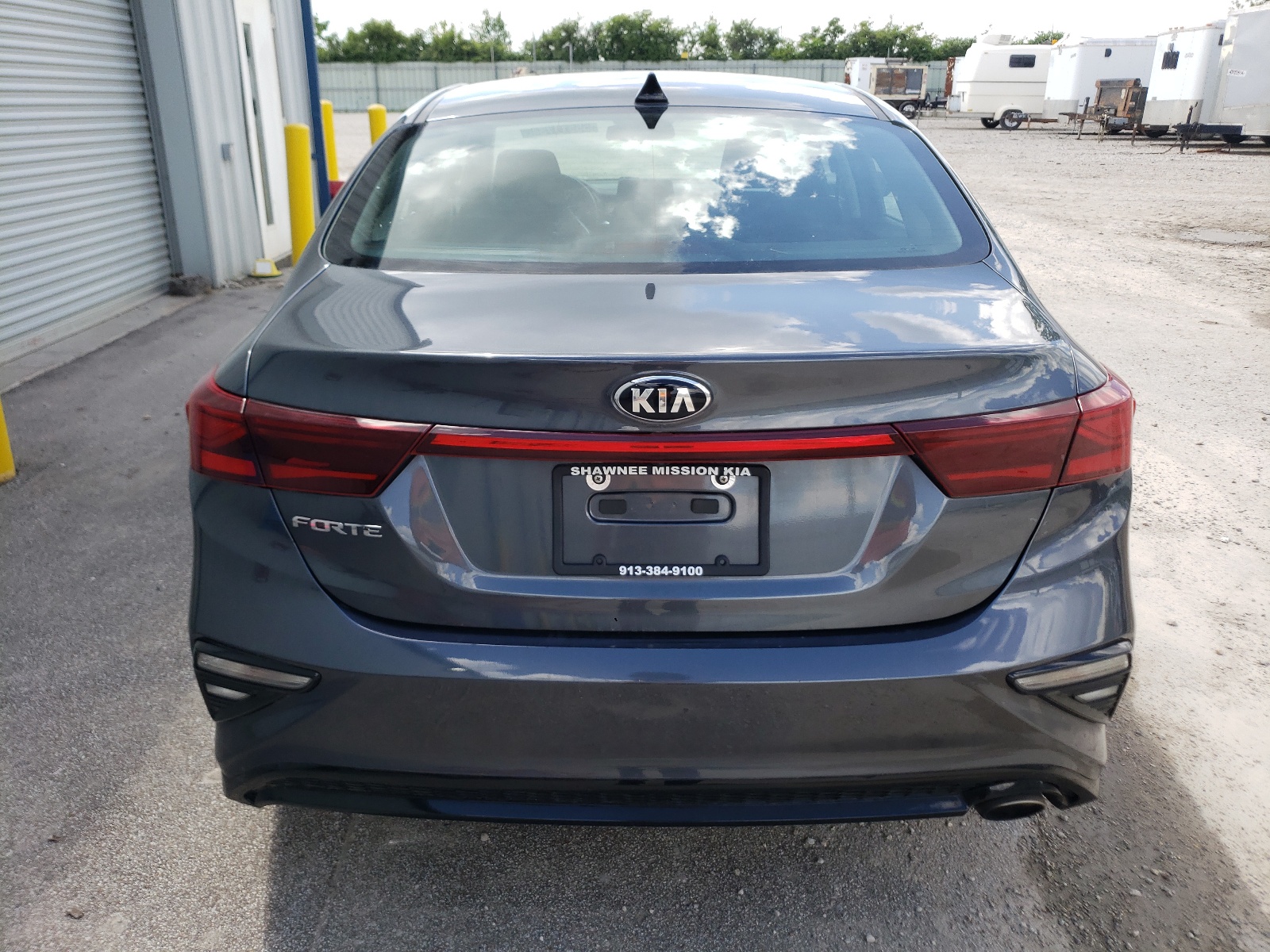 3KPF24AD8ME331256 2021 Kia Forte Fe