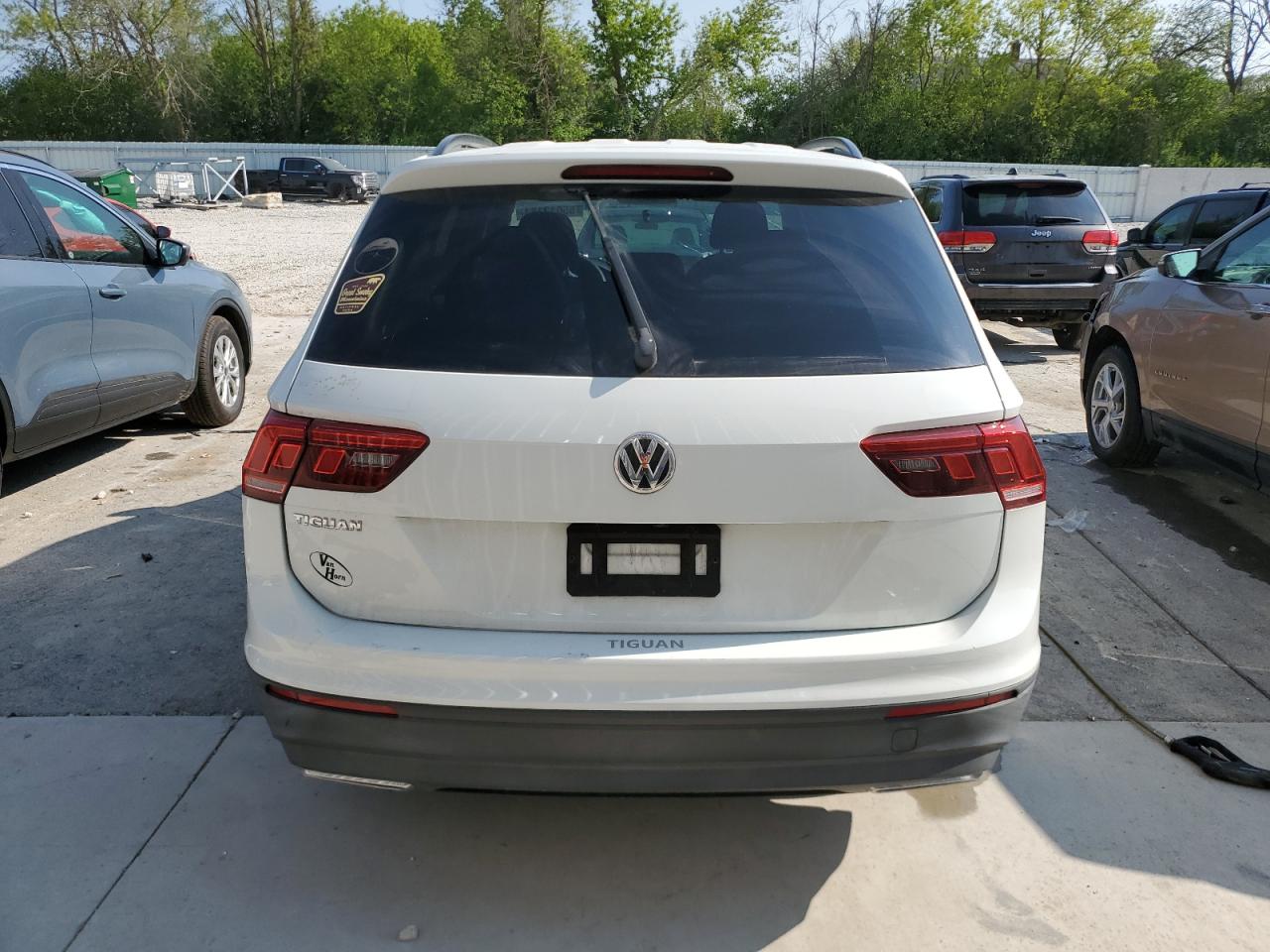 3VV1B7AX1KM060549 2019 Volkswagen Tiguan S