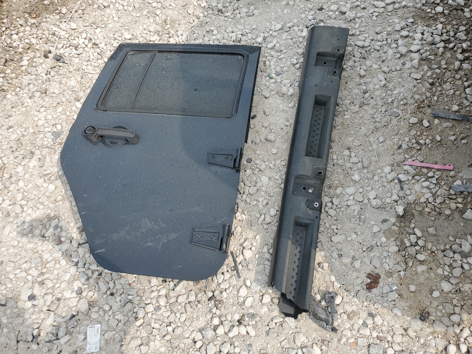 1C4HJWEG4HL679189 2017 Jeep Wrangler Unlimited Sahara