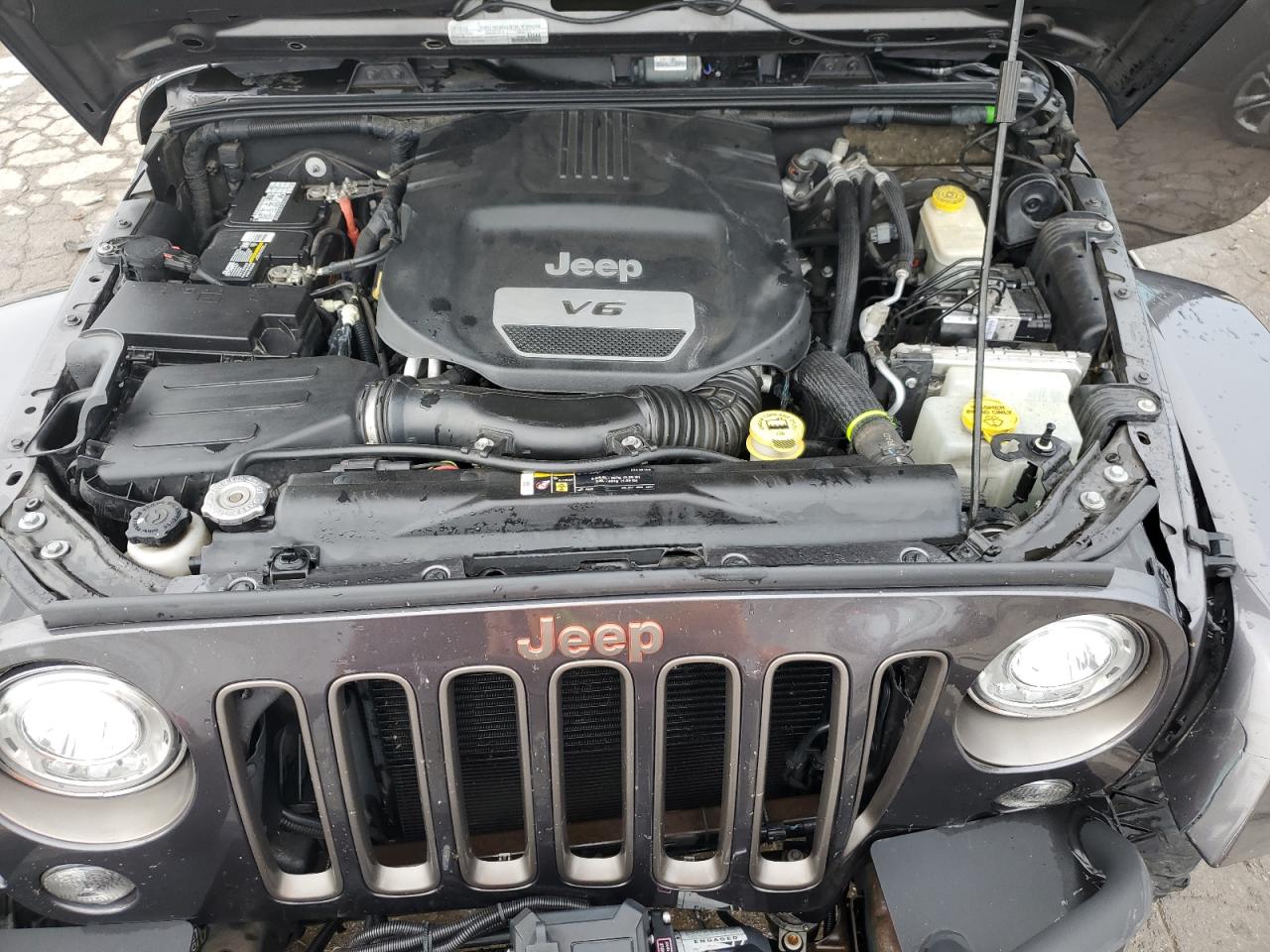 2017 Jeep Wrangler - Image 13