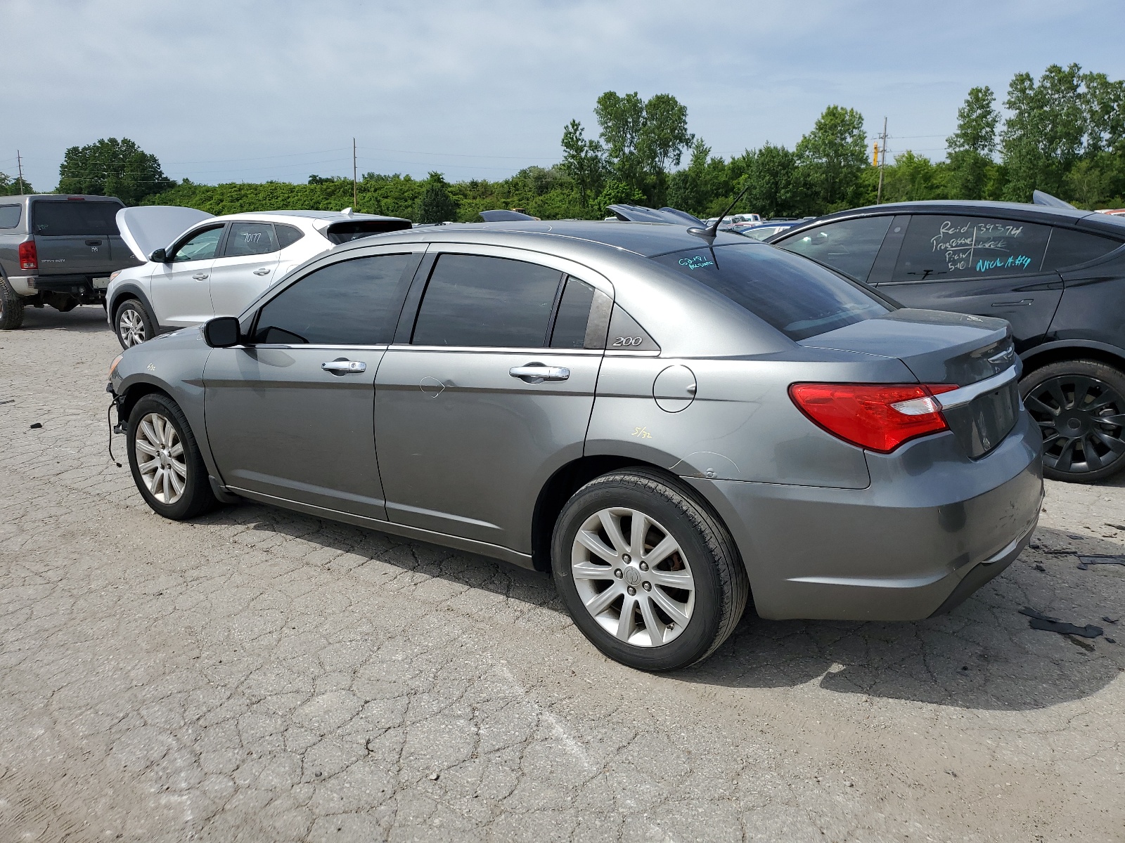 2013 Chrysler 200 Limited vin: 1C3CCBCG4DN689966