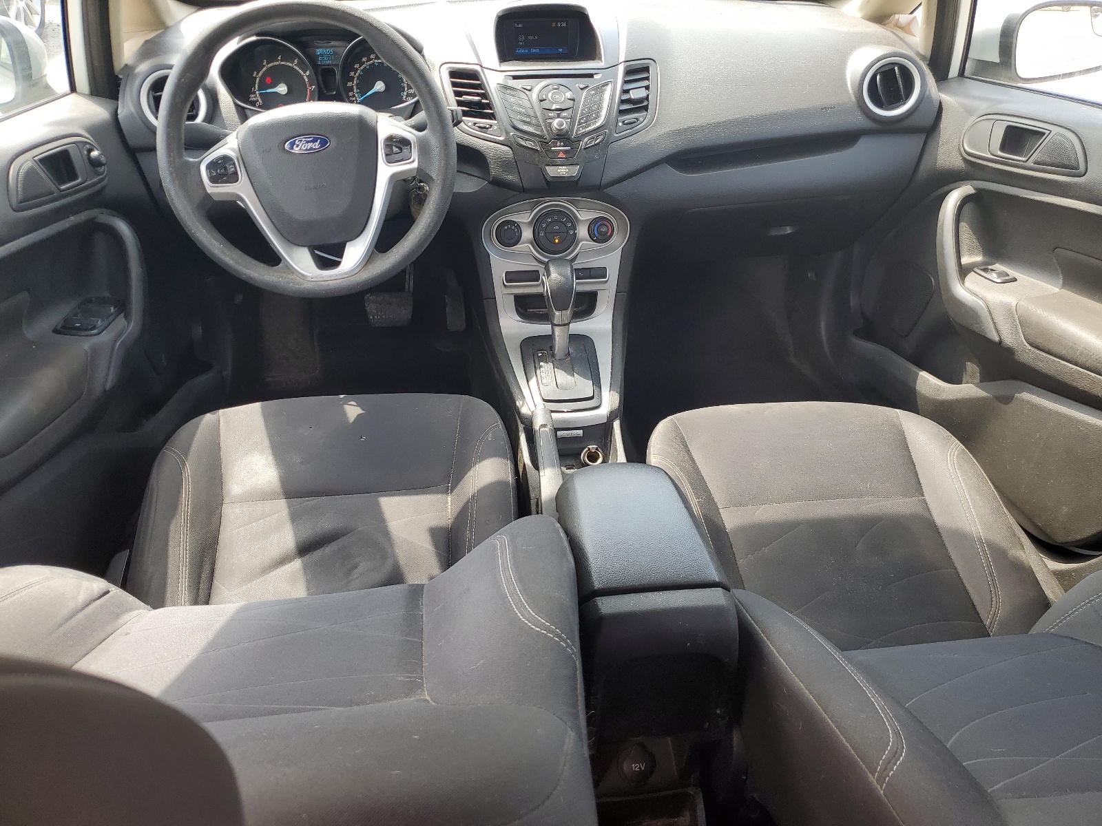 3FADP4BJ4JM122486 2018 Ford Fiesta Se