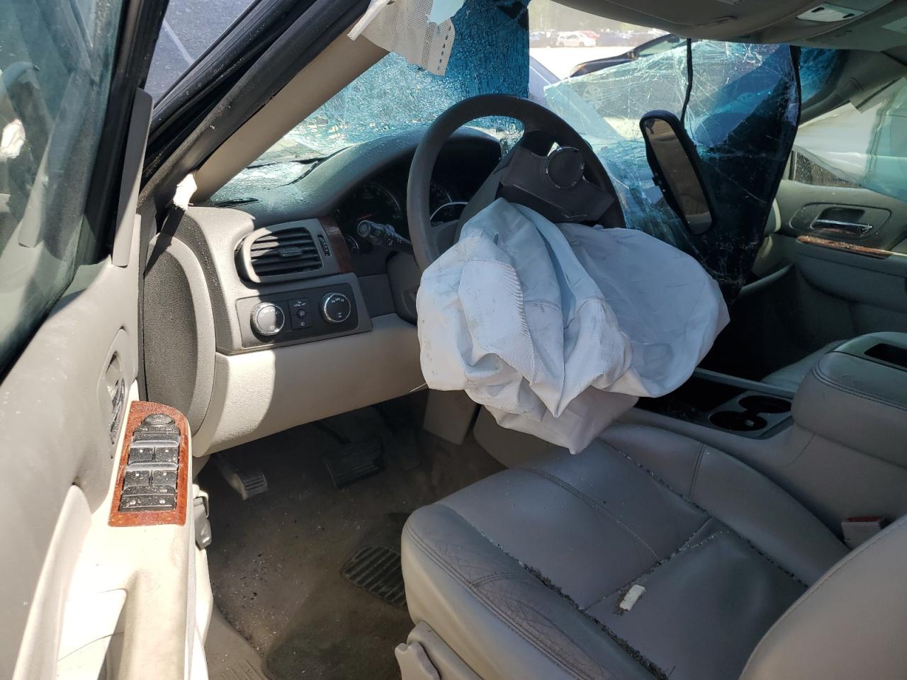 2010 Chevrolet Tahoe K1500 Lt VIN: 1GNUKBE01AR210644 Lot: 56370124