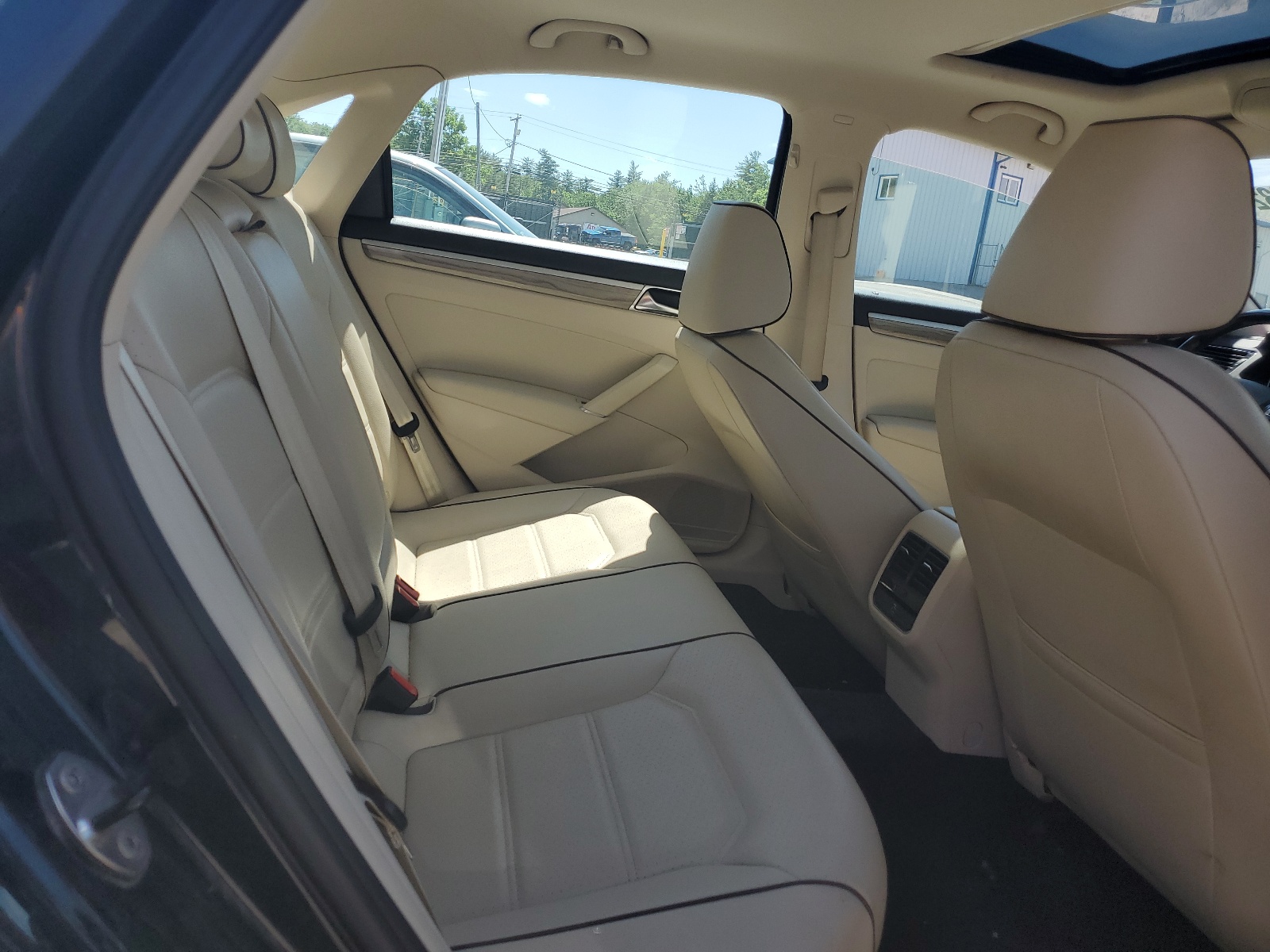 1VWBT7A32HC016936 2017 Volkswagen Passat Se