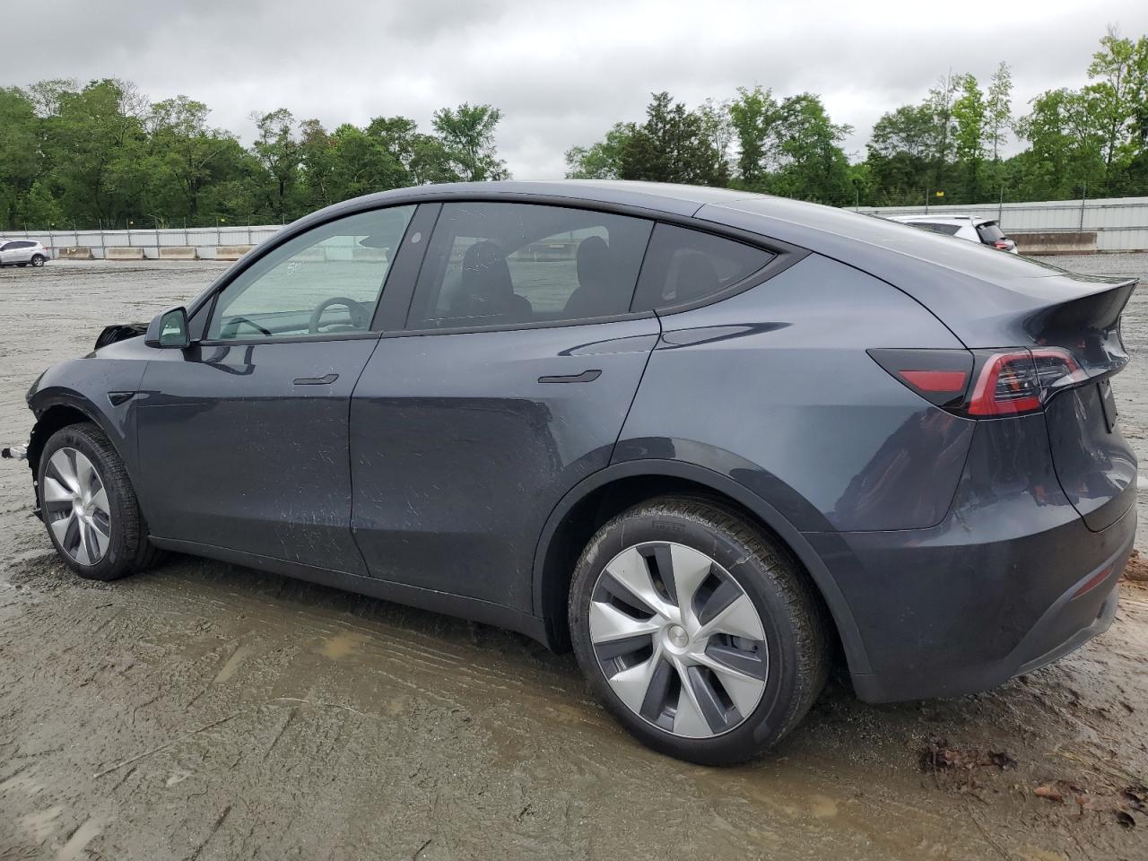 7SAYGDEE4RA231735 2024 TESLA MODEL Y - Image 2