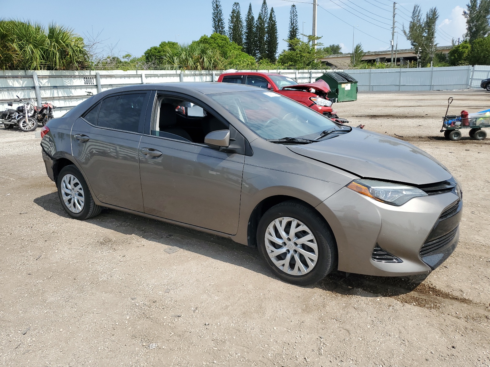 2018 Toyota Corolla L vin: 5YFBURHEXJP778315