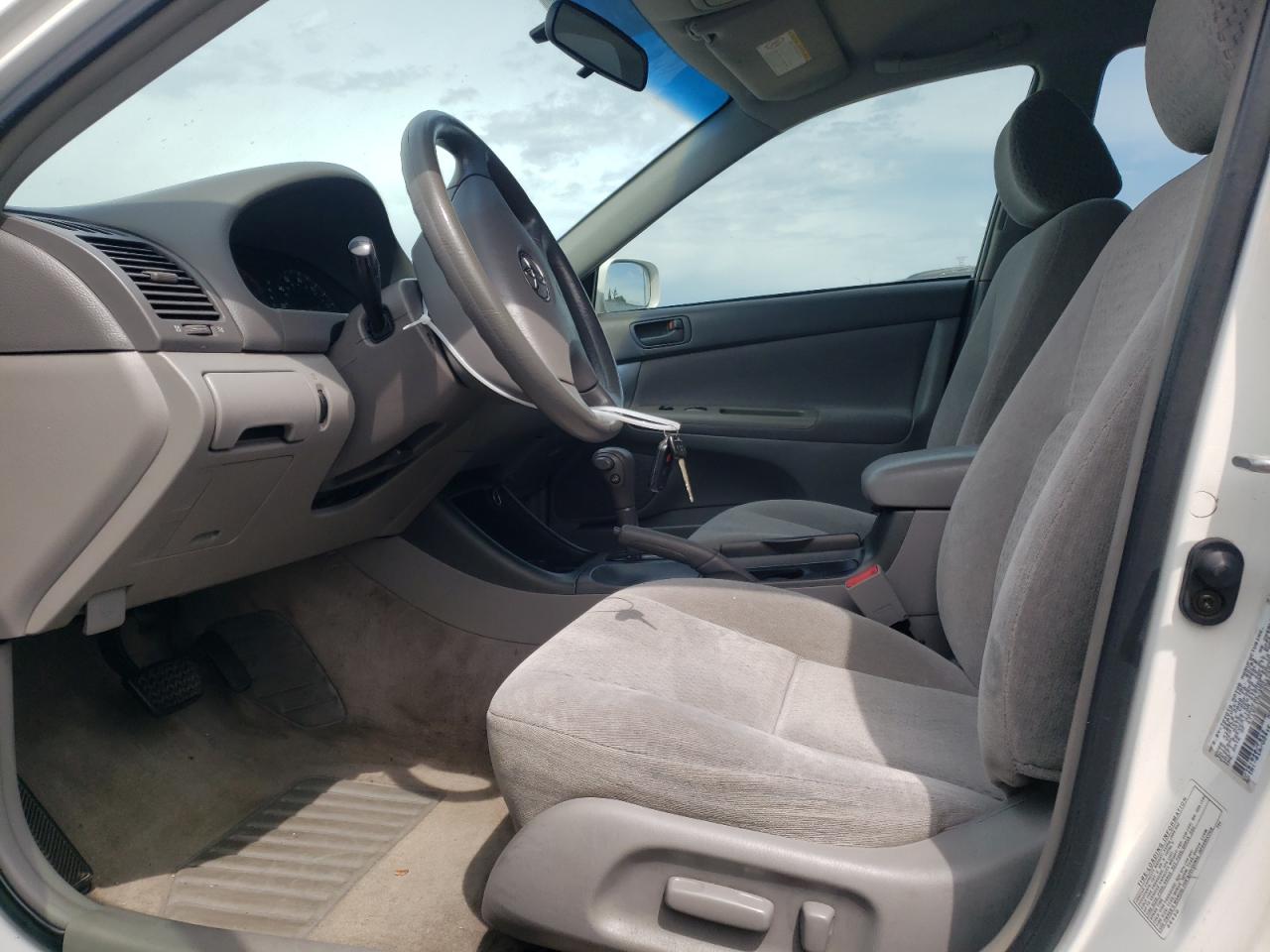 2003 Toyota Camry Le VIN: 4T1BE32K83U174966 Lot: 56449114