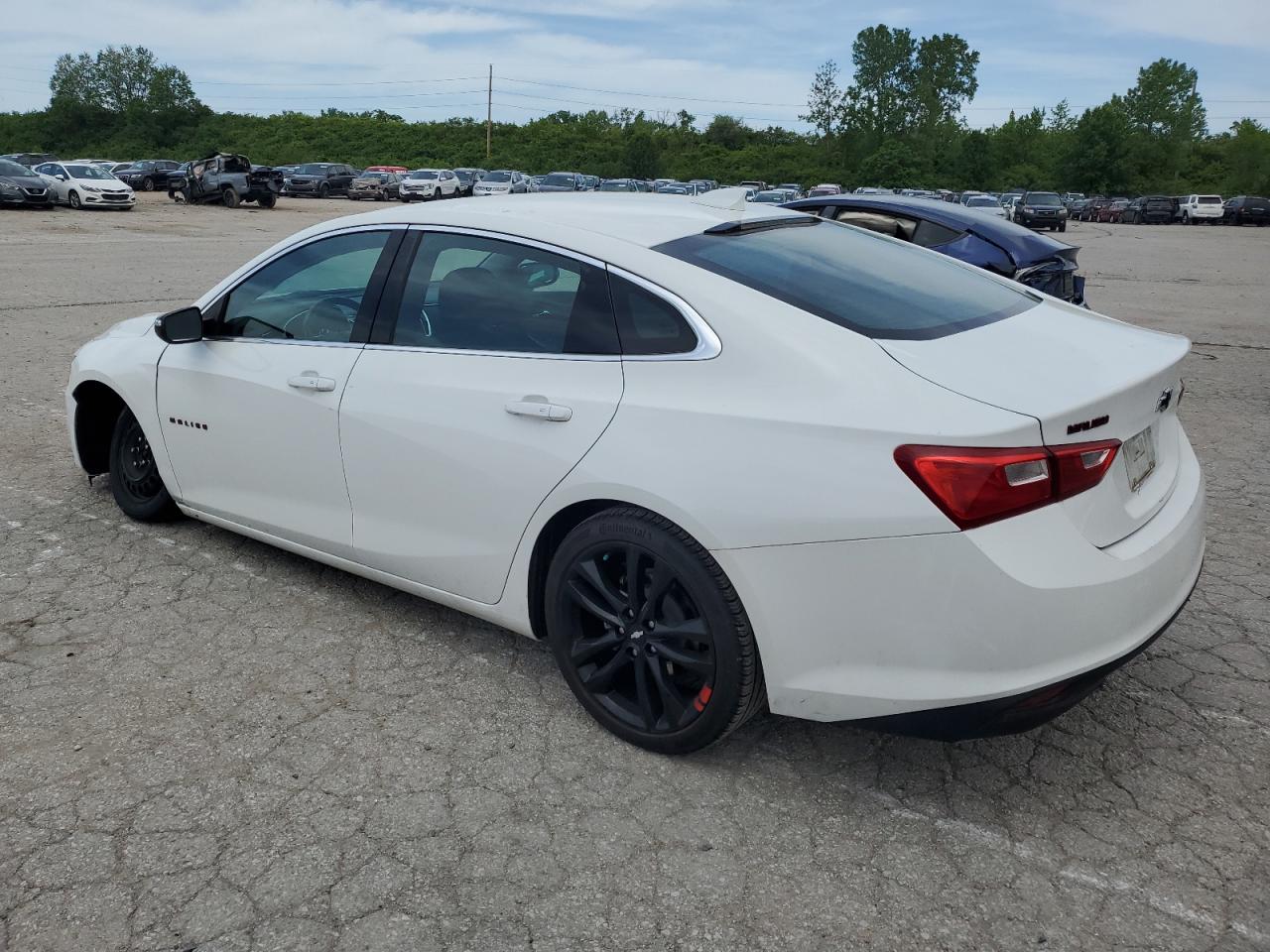 1G1ZD5ST0JF134787 2018 CHEVROLET MALIBU - Image 2