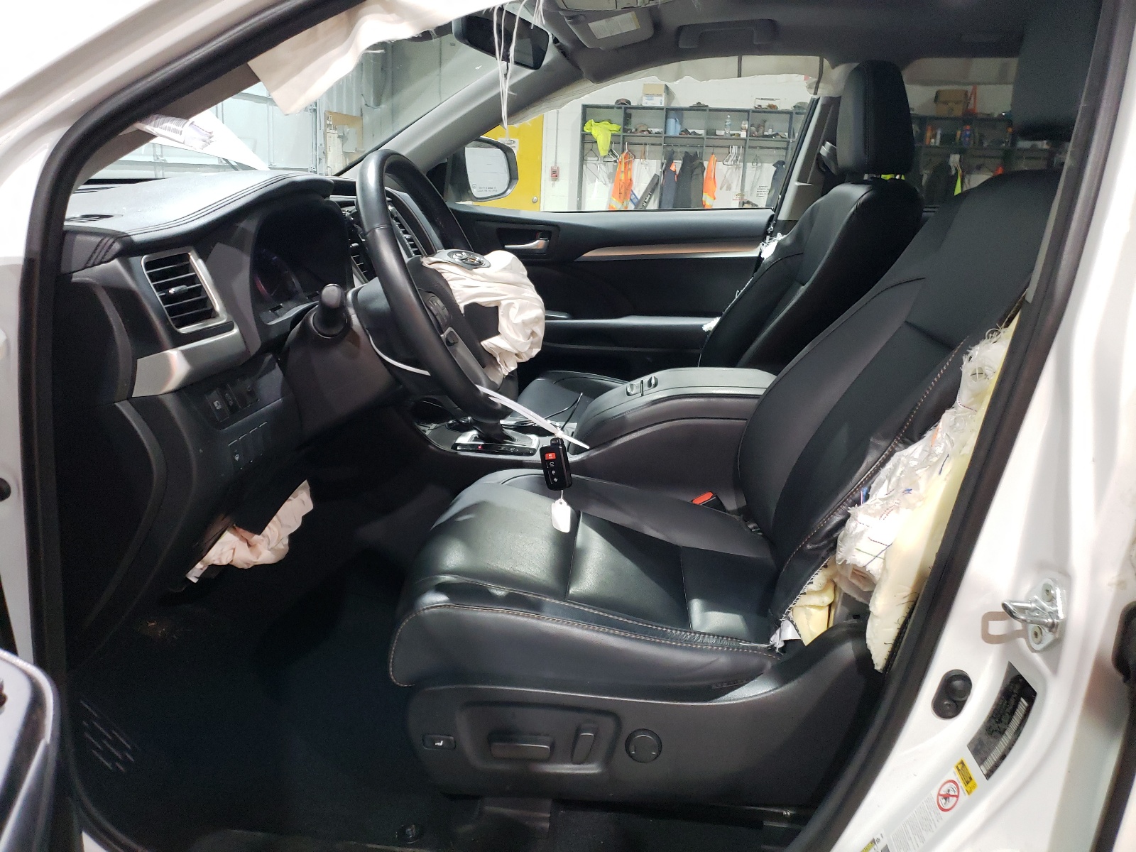 5TDJZRFH3JS524902 2018 Toyota Highlander Se