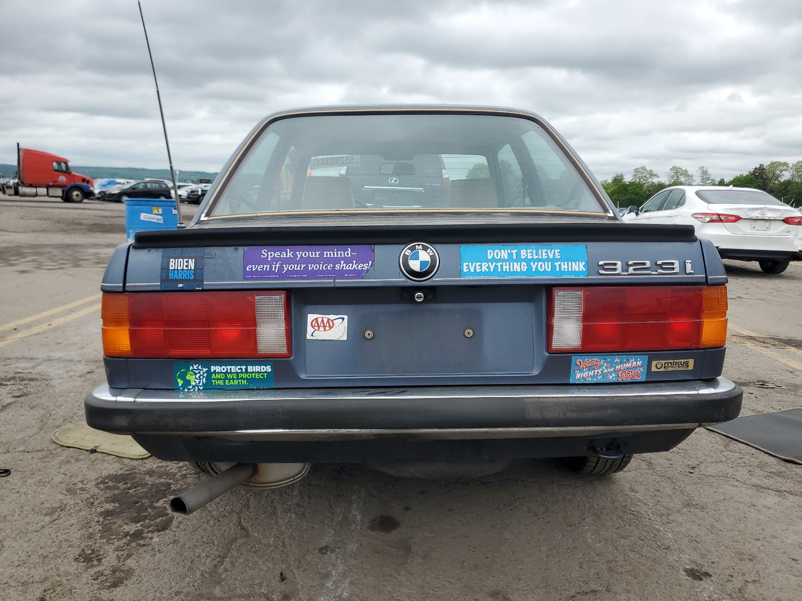 WBAAA710209165260 1985 BMW 323 I