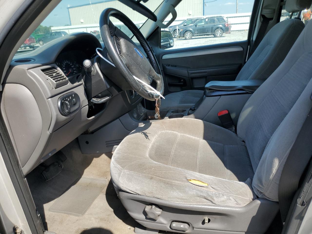 2004 Ford Explorer Xlt VIN: 1FMZU63K24UB09243 Lot: 55935884