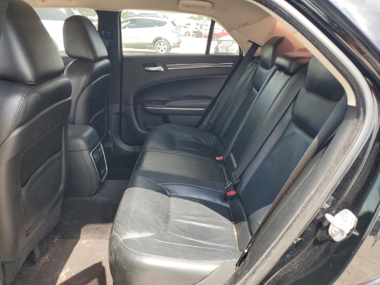 2017 Chrysler 300 Limited VIN: 2C3CCARG2HH544991 Lot: 56820024