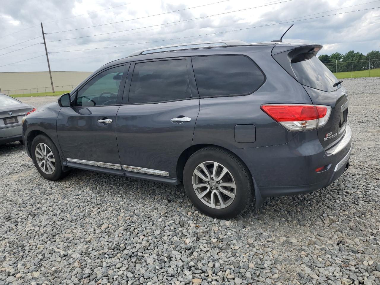 2014 Nissan Pathfinder - Image 2