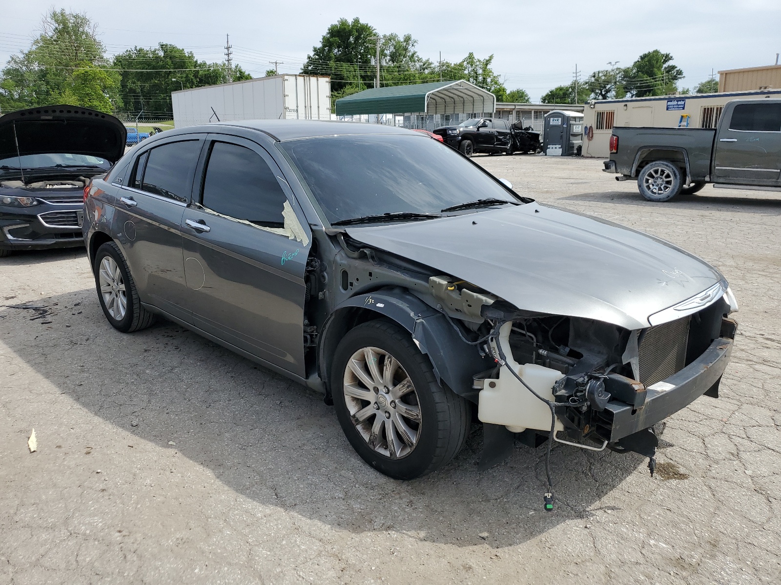 2013 Chrysler 200 Limited vin: 1C3CCBCG4DN689966