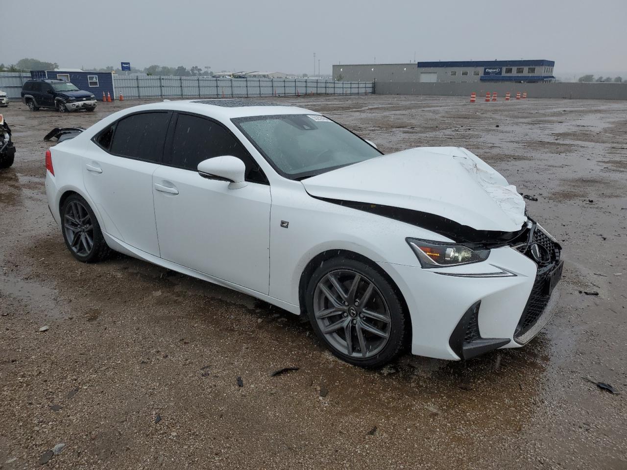 VIN JTHC81D25J5030783 2018 LEXUS IS no.4