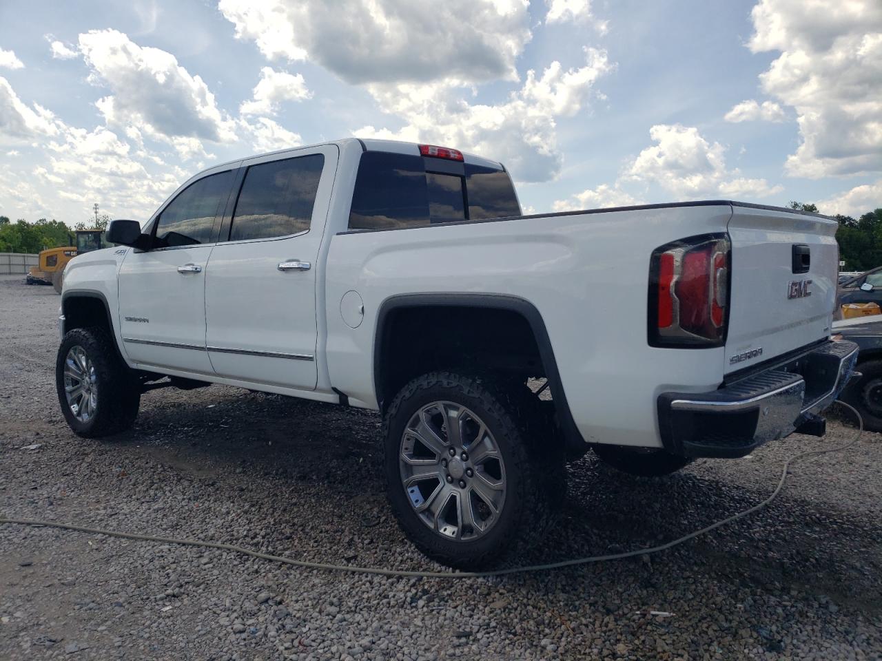 2018 GMC Sierra - Image 2