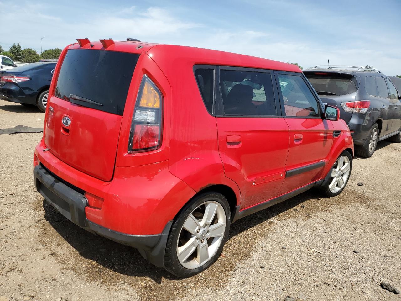 2010 Kia Soul + VIN: KNDJT2A24A7032529 Lot: 57010174