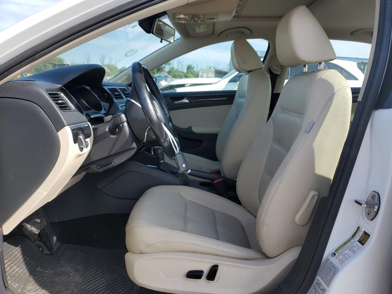 2017 Volkswagen Jetta - Image 7