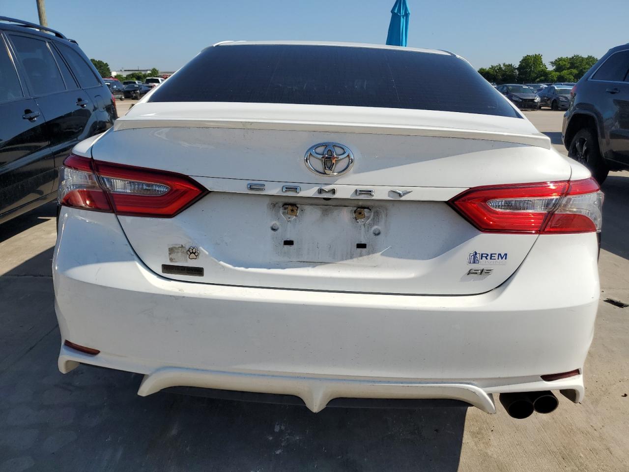 2018 Toyota Camry L VIN: 4T1B11HK2JU135178 Lot: 55575964