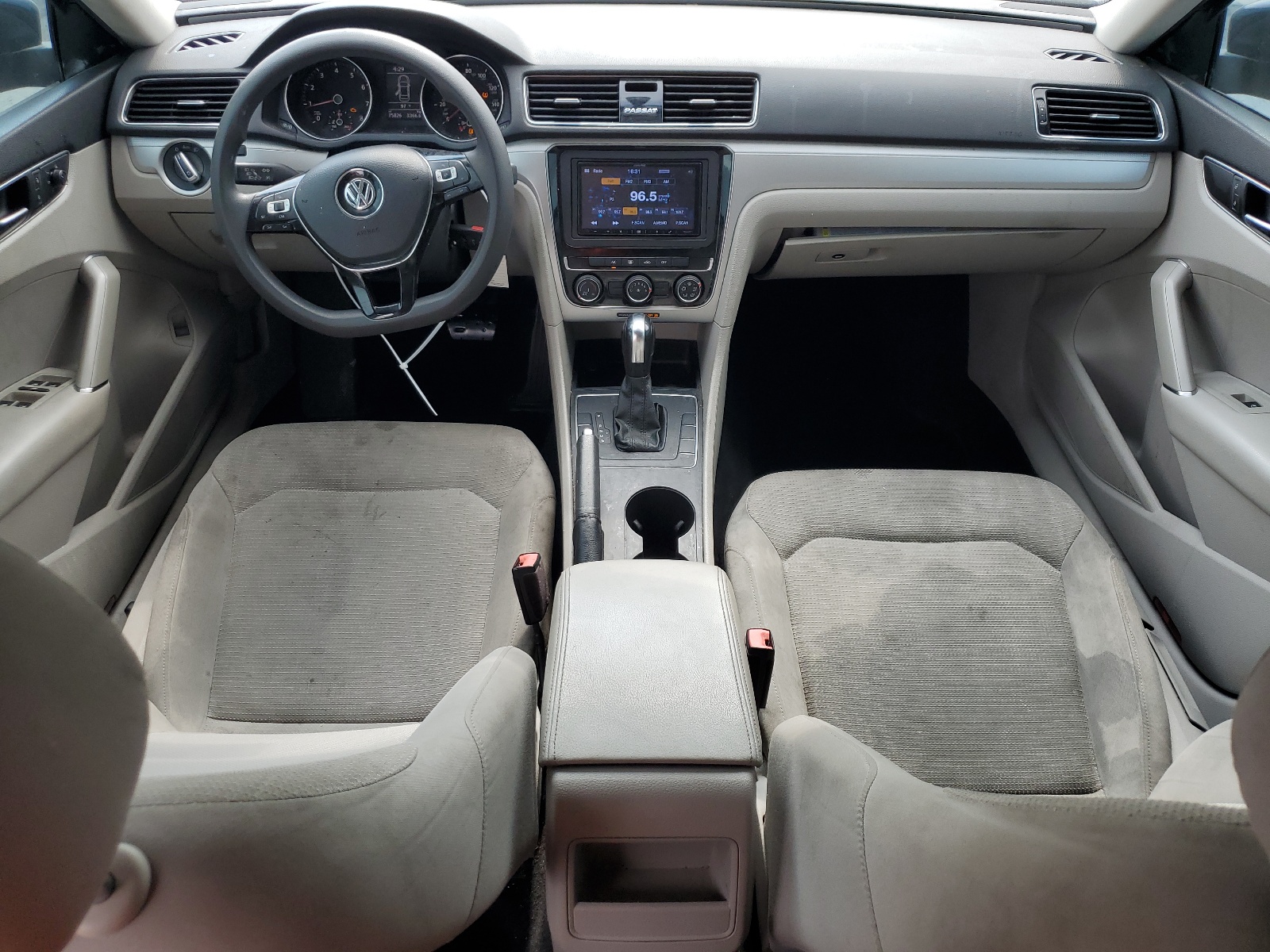 1VWAA7A34JC021661 2018 Volkswagen Passat S