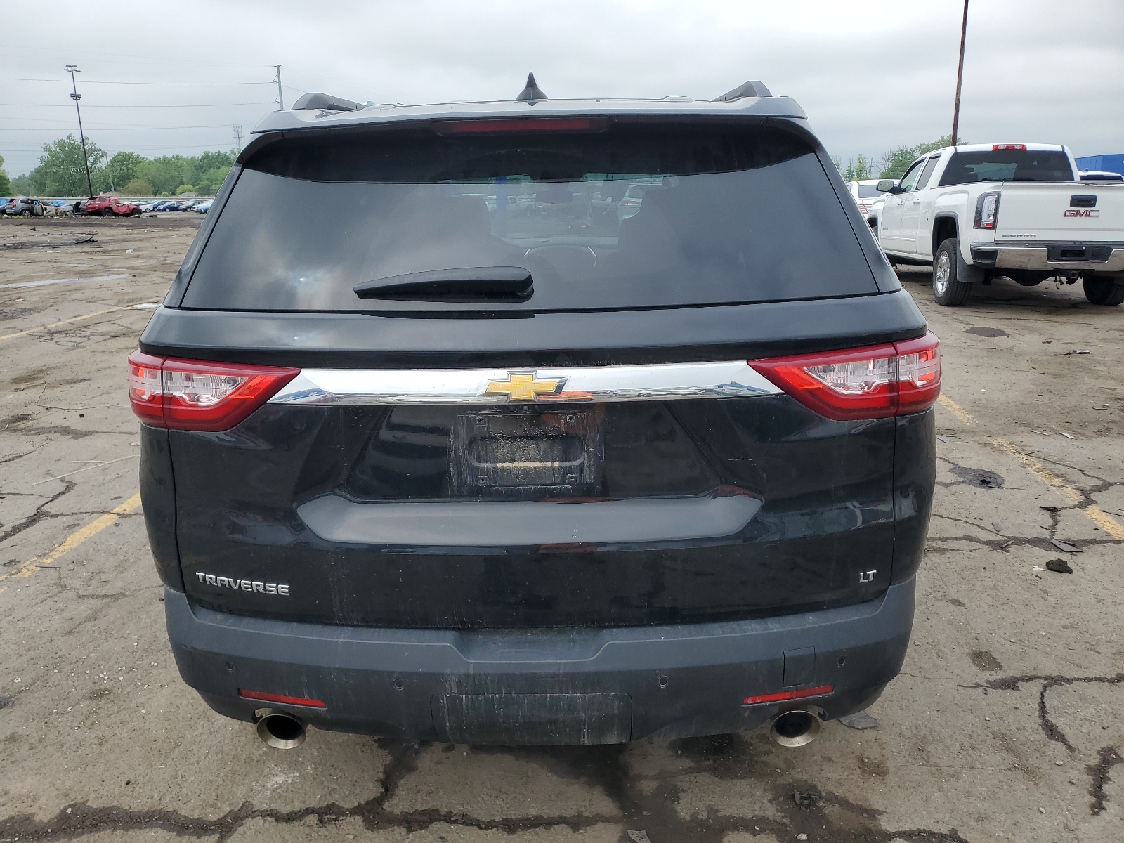 1GNERHKW4KJ310068 2019 Chevrolet Traverse Lt