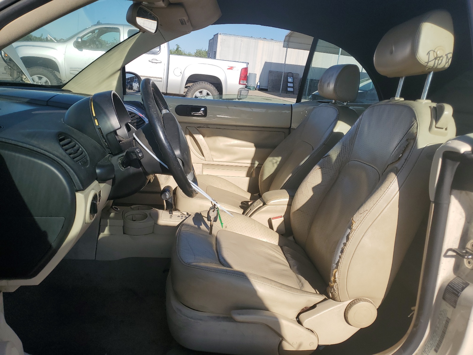 3VWCD31Y94M346443 2004 Volkswagen New Beetle Gls