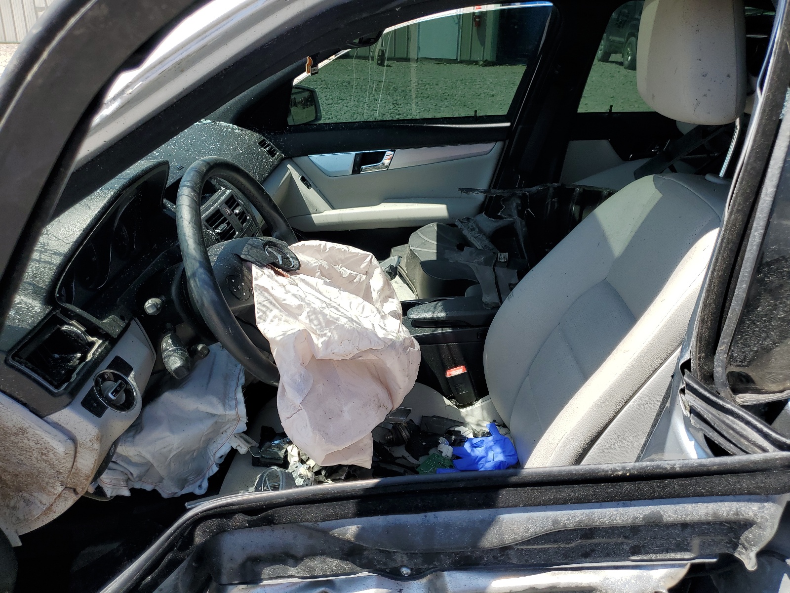 WDDGF5EB4BR138147 2011 Mercedes-Benz C 300