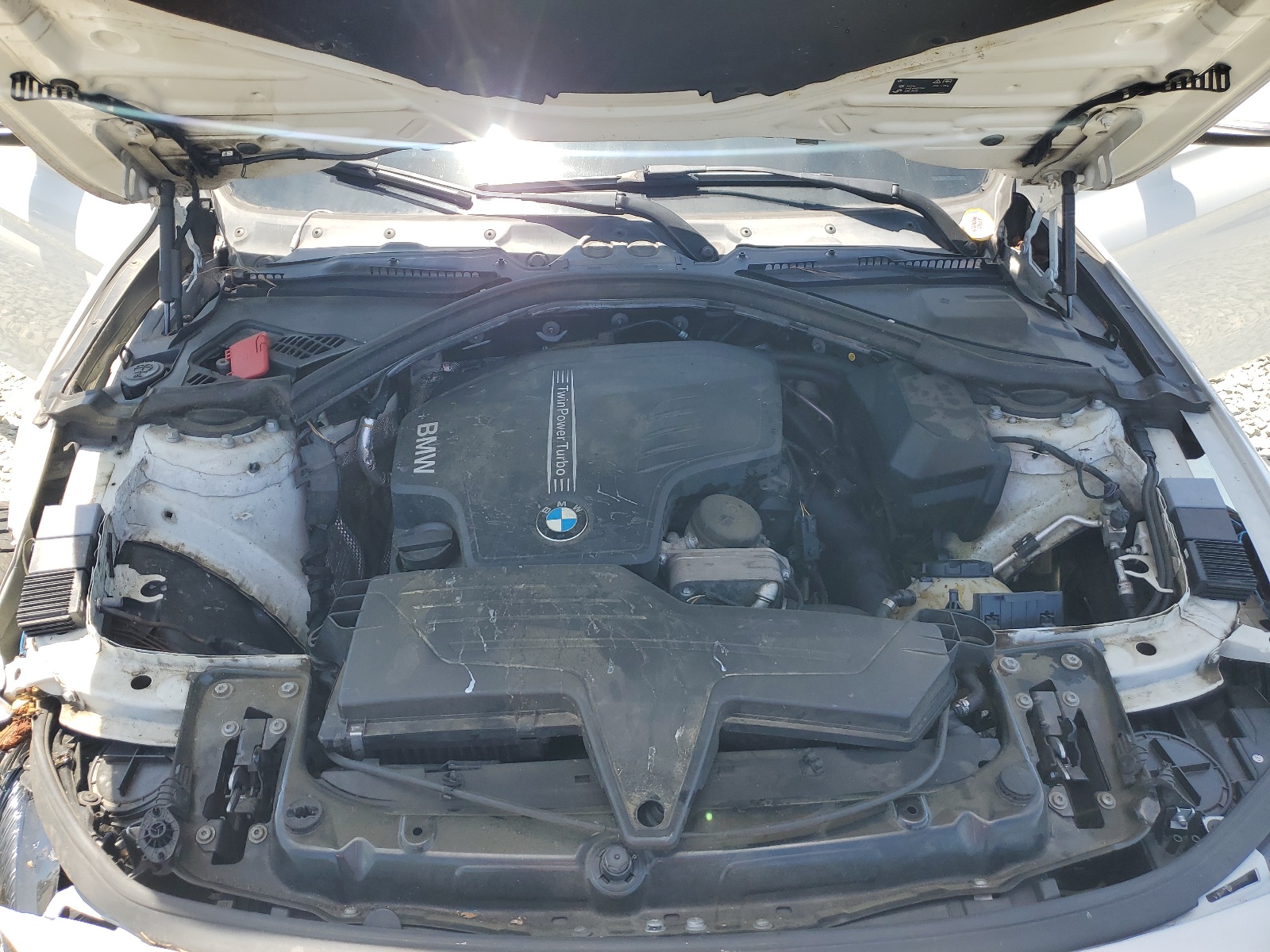 WBA8E5G52GNU20484 2016 BMW 320 Xi