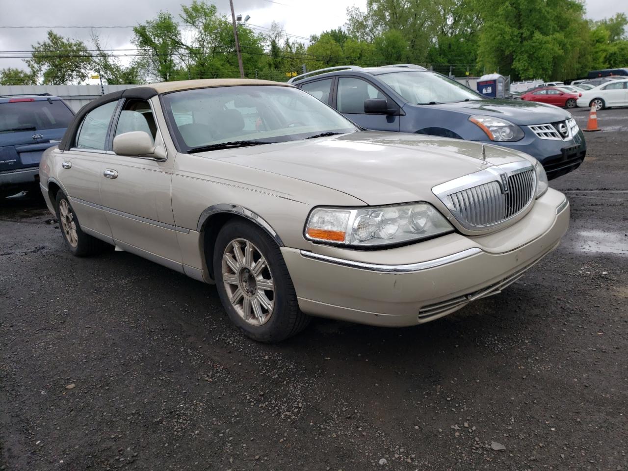 2008 Lincoln Town Car - Image 4