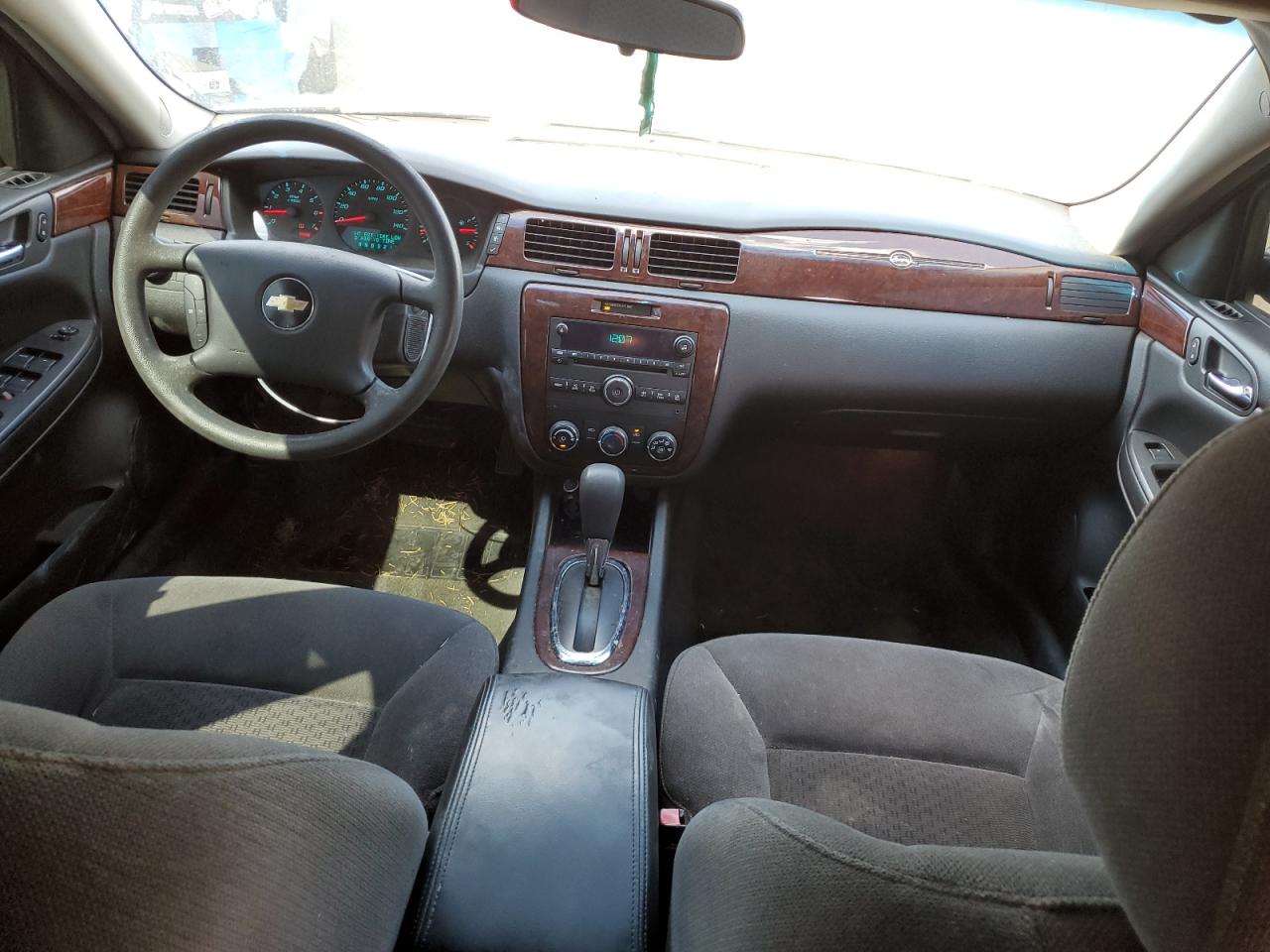 2011 Chevrolet Impala - Image 8