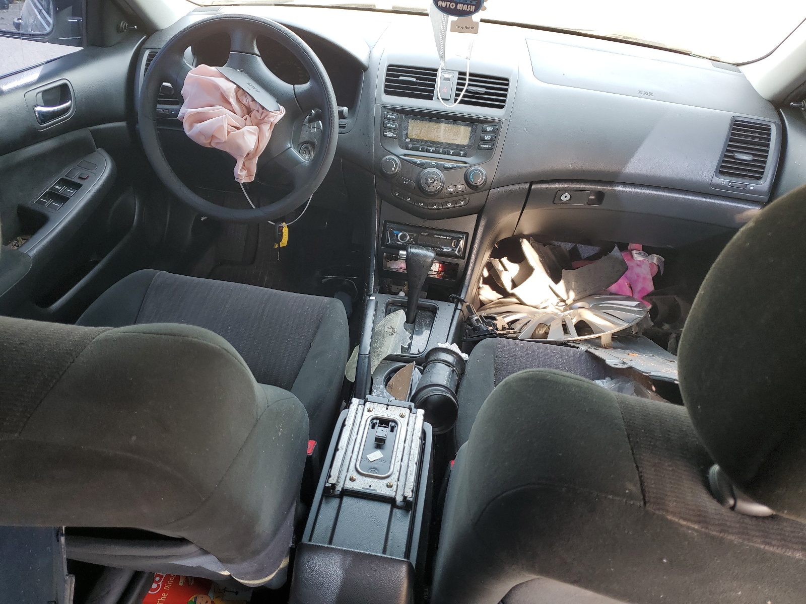 1HGCM56165A017421 2005 Honda Accord Dx