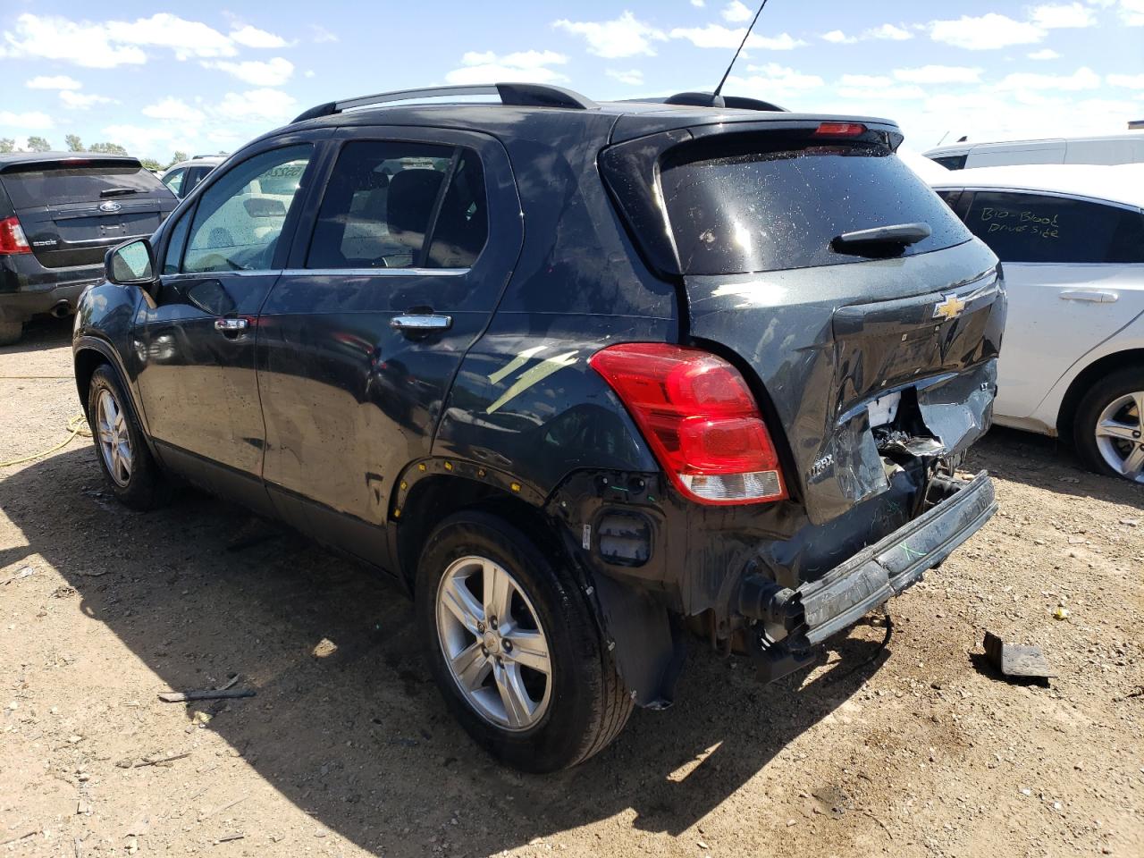 KL7CJLSB1JB716273 2018 CHEVROLET TRAX - Image 2