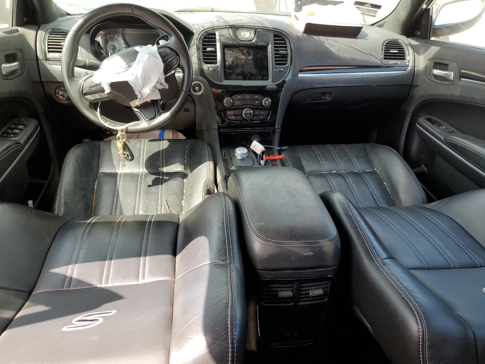 2C3CCABG1KH539573 2019 Chrysler 300 S