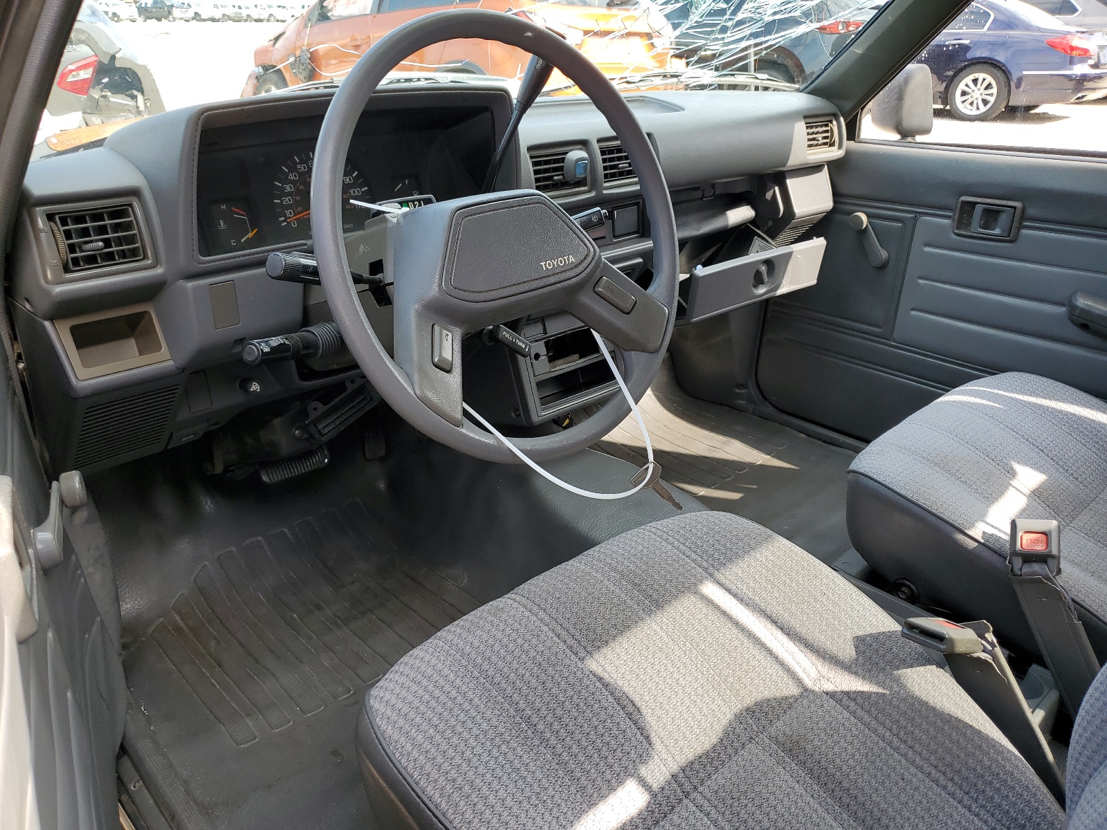 JT4RN70P5J0054085 1988 Toyota Pickup Xtracab Rn70 Dlx