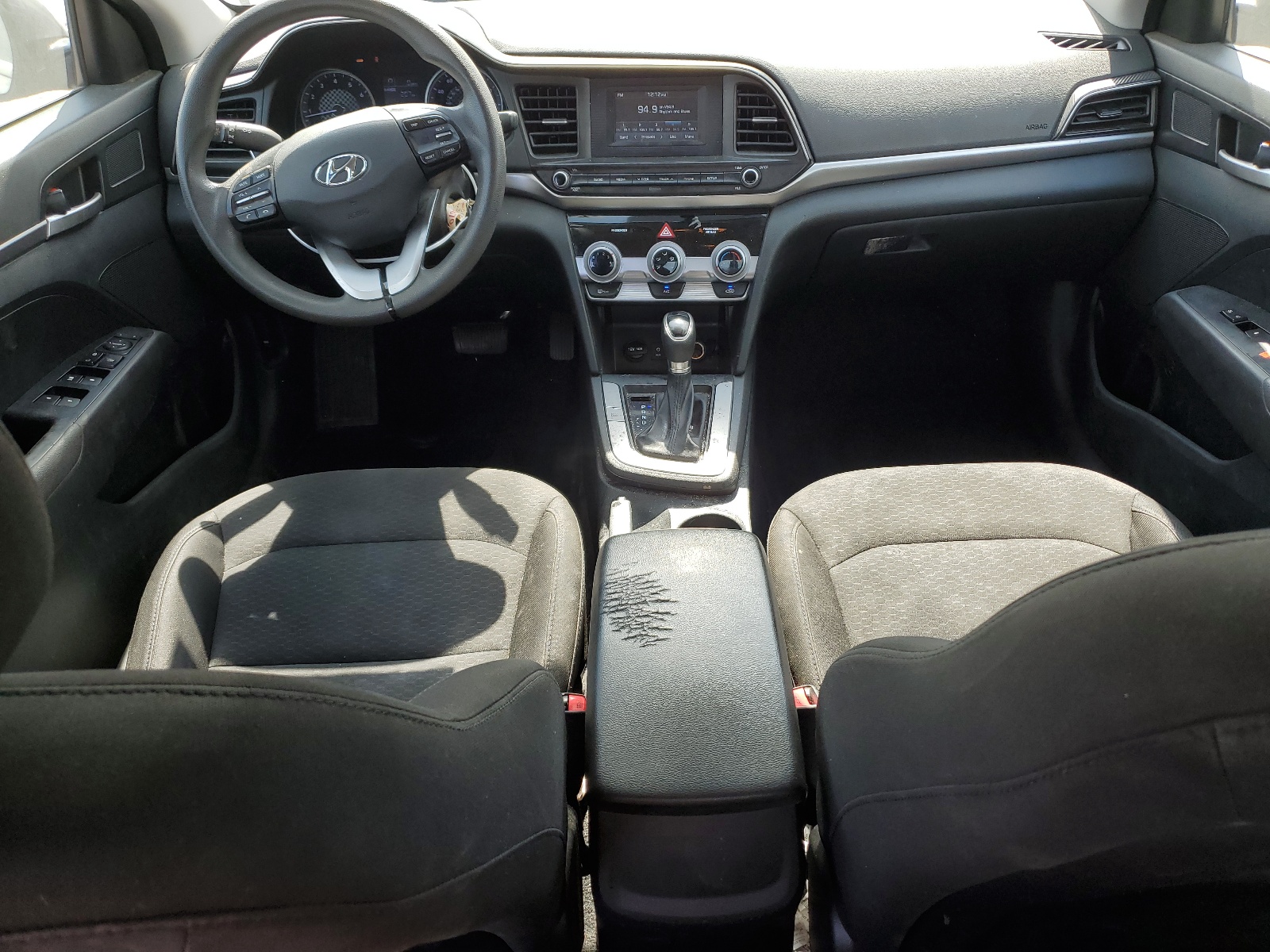 5NPD74LF9KH487256 2019 Hyundai Elantra Se