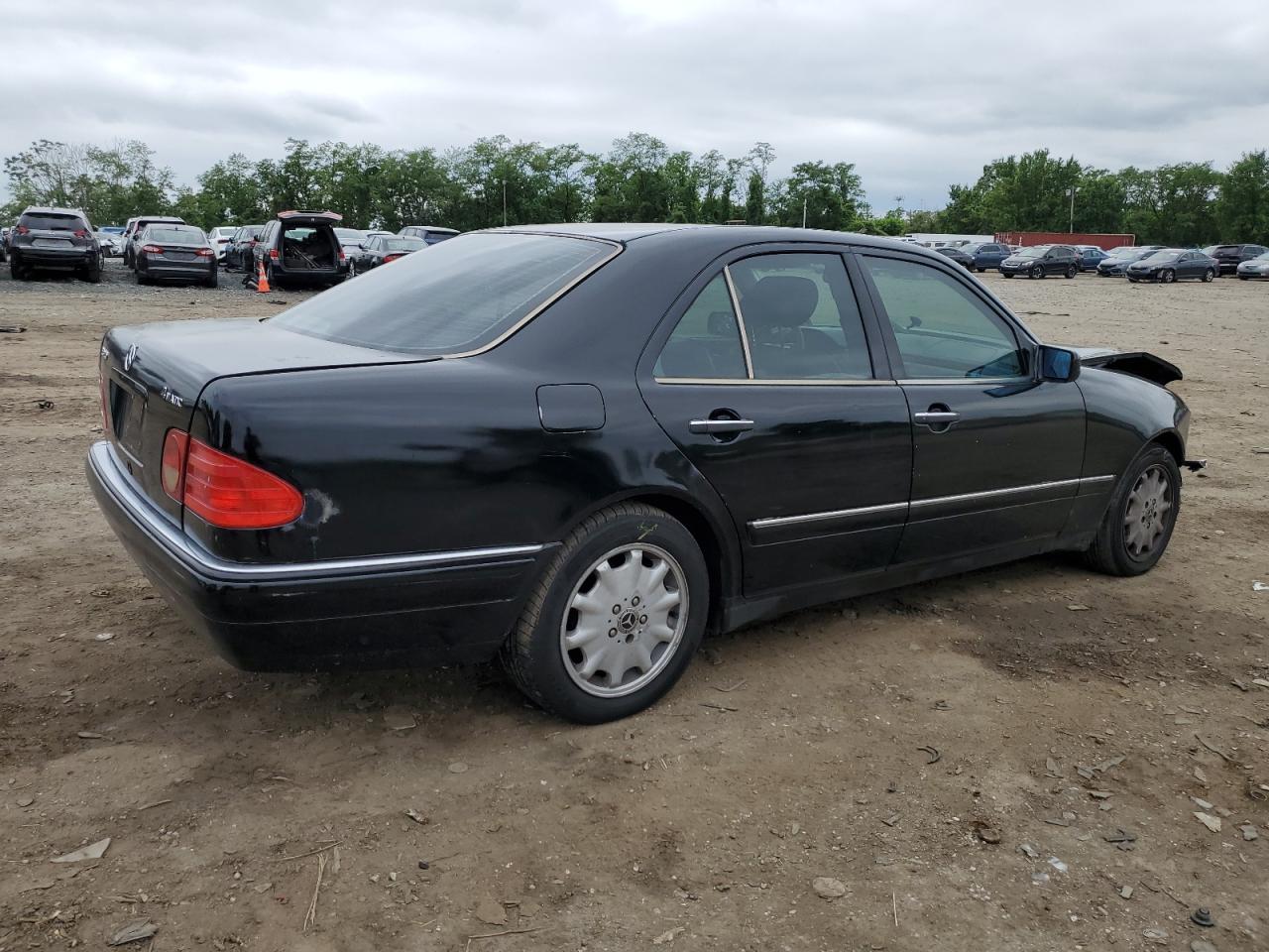 1999 Mercedes-Benz E 320 4Matic VIN: WDBJF82H4XX018263 Lot: 55450754
