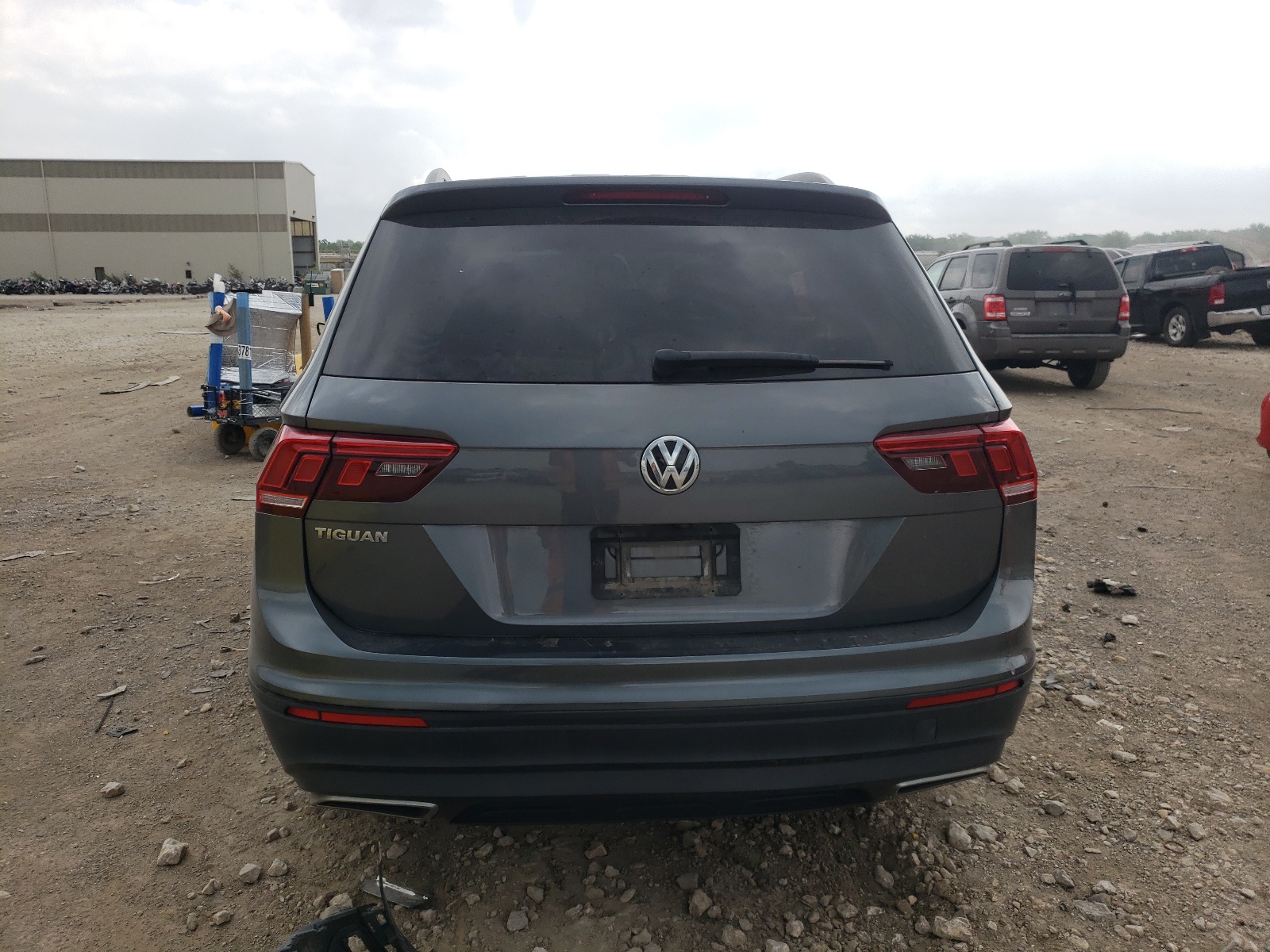 3VV1B7AX4KM088300 2019 Volkswagen Tiguan S