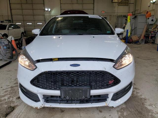 Хэтчбеки FORD FOCUS 2016 Белый