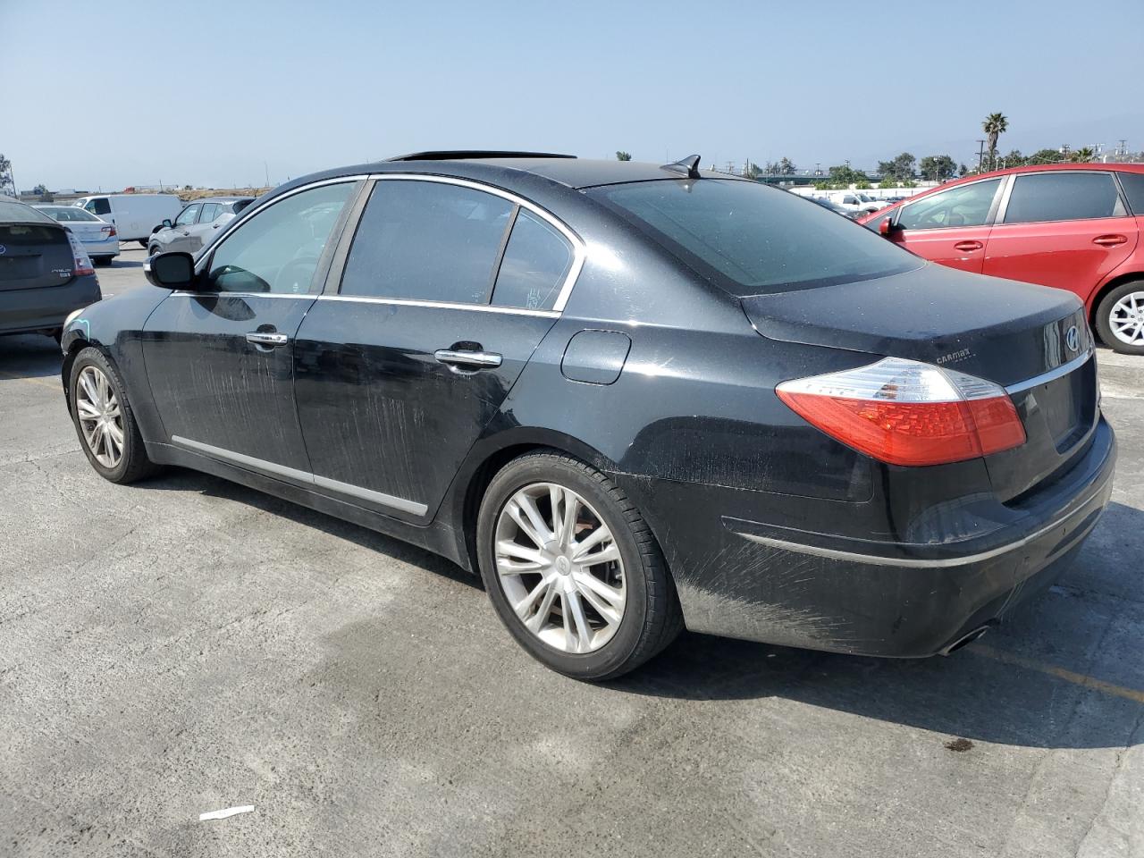 2009 Hyundai Genesis - Image 2