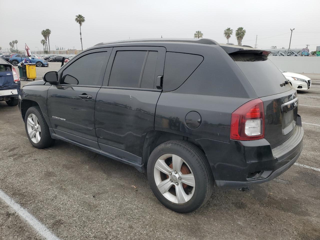 VIN 1C4NJCBA7GD810545 2016 JEEP COMPASS no.2