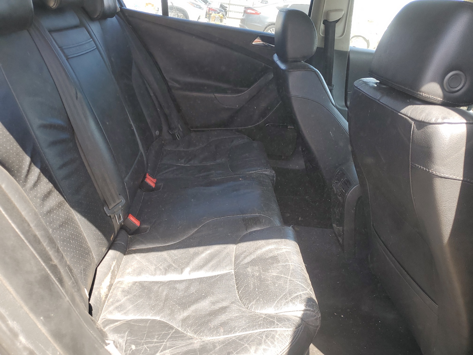 WVWEK93C86E031695 2006 Volkswagen Passat 2.0T Luxury