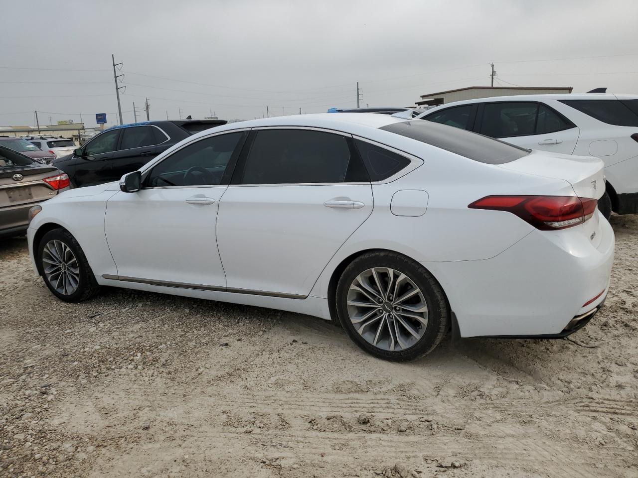2015 Hyundai Genesis - Image 2