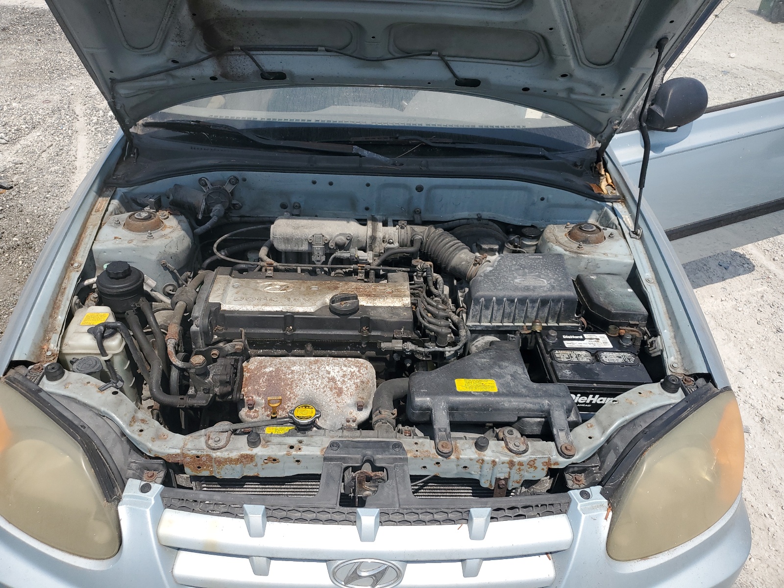 KMHCF35C44U302563 2004 Hyundai Accent L