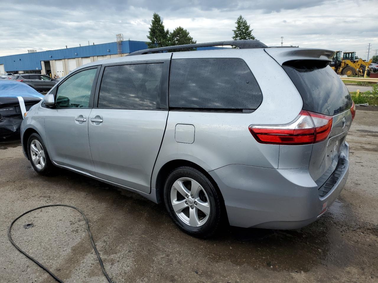 5TDKK3DC0FS616263 2015 TOYOTA SIENNA - Image 2