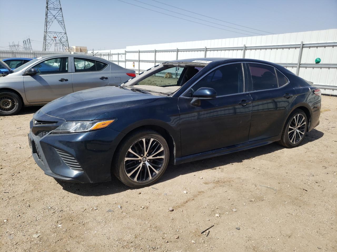 4T1B11HK4JU662994 2018 TOYOTA CAMRY - Image 1