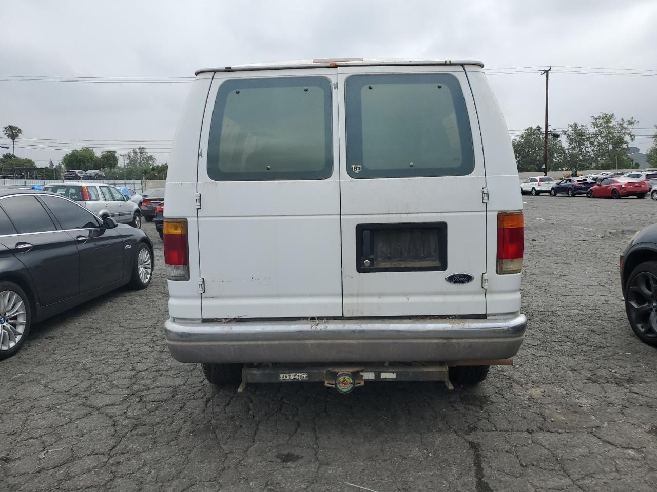 1994 Ford Econoline E350 VIN: 1FBHE31G2RHB83051 Lot: 54832624