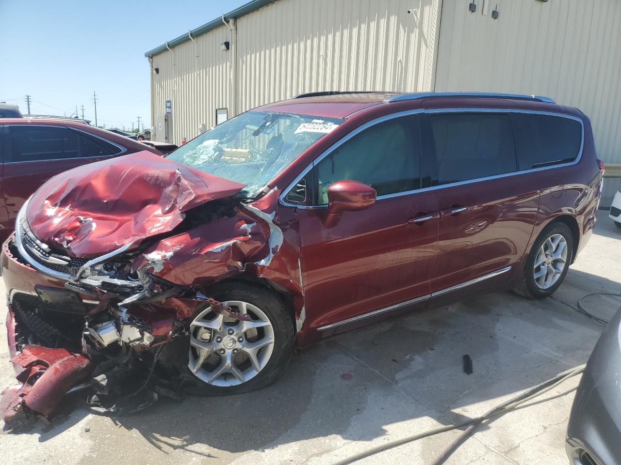 2C4RC1BG8JR114298 2018 CHRYSLER PACIFICA - Image 1