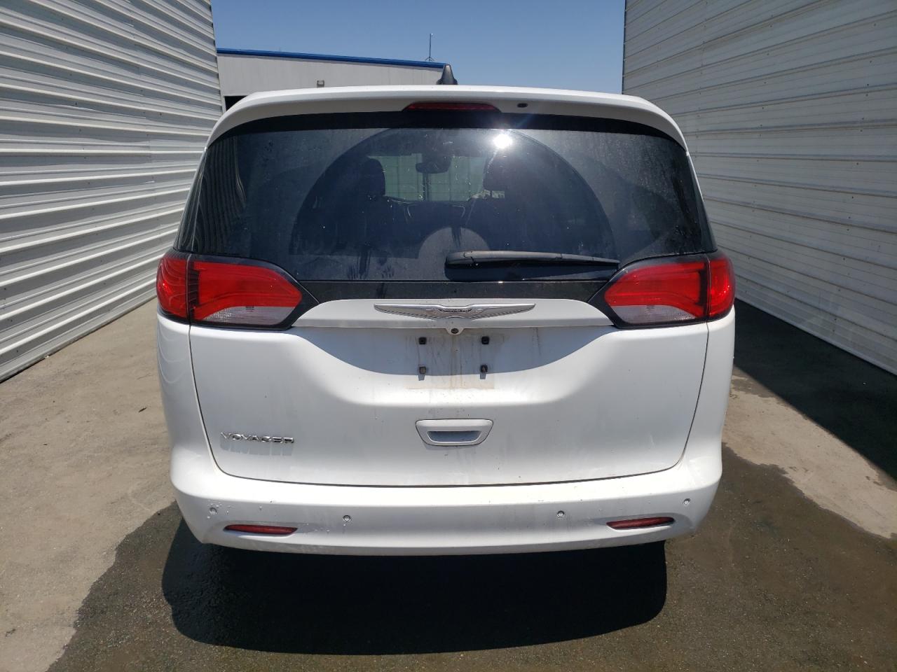 2C4RC1CG3NR104458 2022 Chrysler Voyager Lx