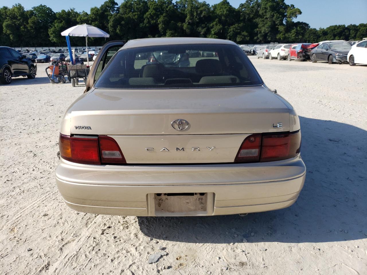 1995 Toyota Camry Le VIN: 4T1SK12EXSU482968 Lot: 56322304