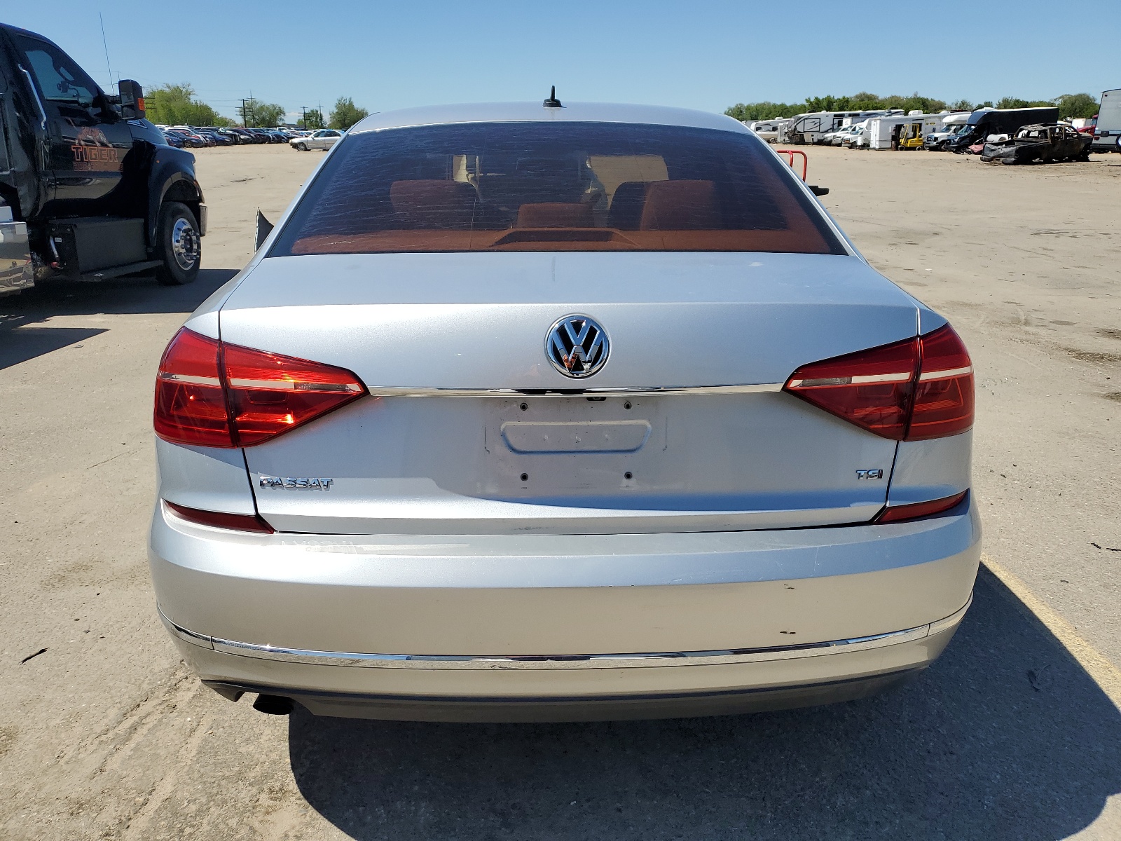 2016 Volkswagen Passat S vin: 1VWAT7A33GC043850